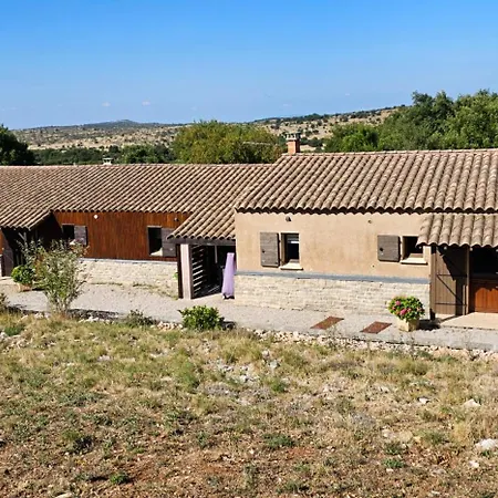 Holiday home Louserreenlarzac *